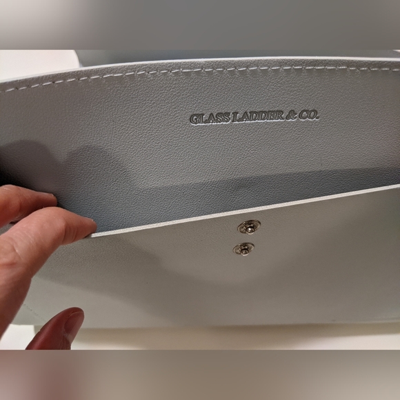 Glass Ladder & Co Organizer/Business Clutch - Picture 3 of 11